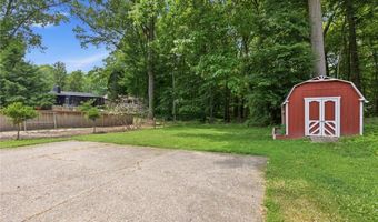858 Cliffside Dr, Akron, OH 44313