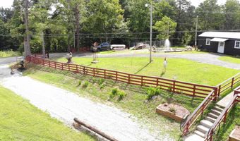 14 Manor Dr, Beattyville, KY 41311