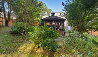 53 School St, Johnston, RI 02919