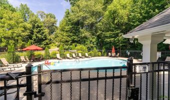 6850 Weatherstone Way, Alpharetta, GA 30009