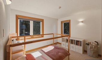 22000 SE Upper Matthews Creek Ln, Amity, OR 97101
