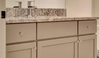 725 Courtyard Ct, Ashland, NE 68003