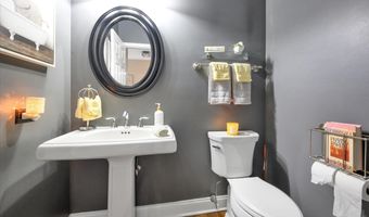 1880 Crofton Dr, Algonquin, IL 60102