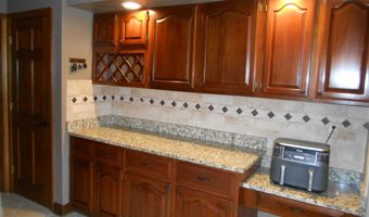 6712 Forrest Commons Blvd, Indianapolis, IN 46227