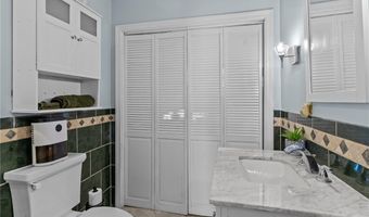 99 Smith St, Bristol, RI 02809