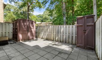 7877 PATRIOT Dr, Annandale, VA 22003