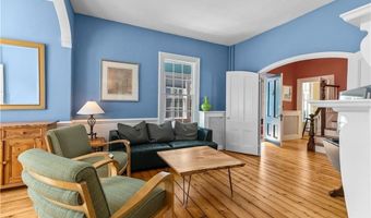 58 Second St, Newport, RI 02840