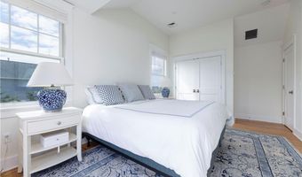 808 W Beach Rd, Charlestown, RI 02813