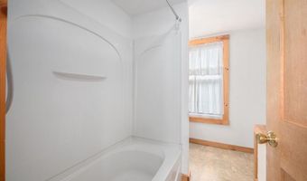 120 W 2ND St, Alburtis, PA 18011