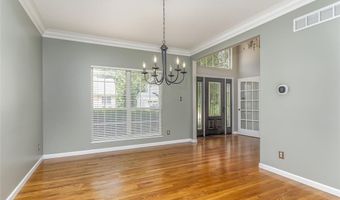 876 Kiefer Trails Dr, Ballwin, MO 63021