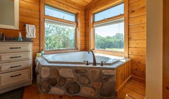 1910 9th St, Aurora, NE 68818