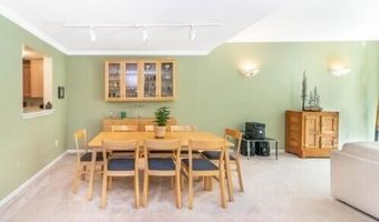 2734 Winter Garden Ct, Ann Arbor, MI 48105