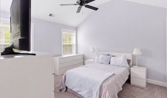 555 Egenolf Pl, Bayville, NJ 08721