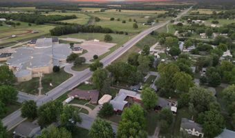 1326 N C St, Arkansas City, KS 67005