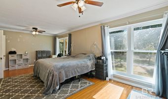 13545 Lyons Ave, Bayou La Batre, AL 36509