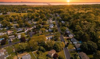 540 Sherman Ave, Belford, NJ 07718