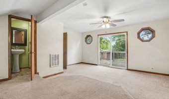 26330 W Grapevine Ave, Antioch, IL 60002