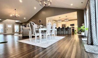 805 Spyglass Hill Dr, Bedford, IN 47421
