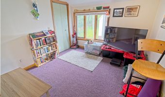 15 Grace Ct, Bangor, ME 04401