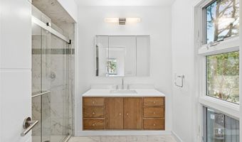 37 Gilberts Path, Amagansett, NY 11930