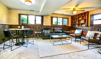 903 Willow Dr, Aberdeen, SD 57401