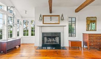 128 Eustis Ave, Newport, RI 02840