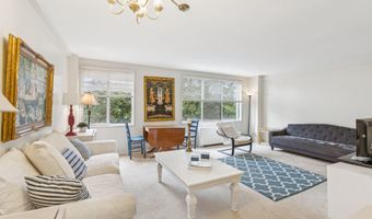 1200 N NASH St 565, Arlington, VA 22209