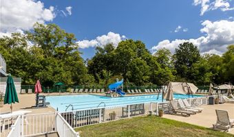 660 Village Green Blvd E, Adams Twp., PA 16046