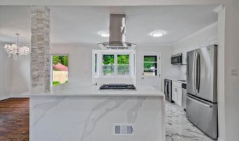 9831 SINGLETON Dr, Bethesda, MD 20817