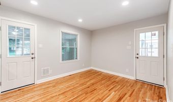 3326 Bonneville Dr, Charlotte, NC 28205