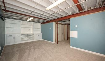 2370 Hidden Meadow Ln, Ballwin, MO 63021
