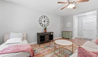906 Cedar Ct, Aberdeen, NC 28315