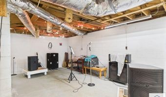 195 Marigold Ln, Ararat, VA 24053