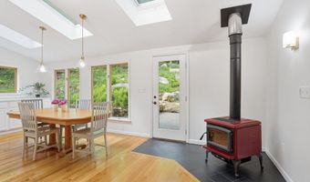39 Ethan Allen Dr, Acton, MA 01720