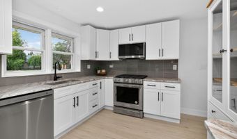 51 W Marilyn Ter, Addison, IL 60101