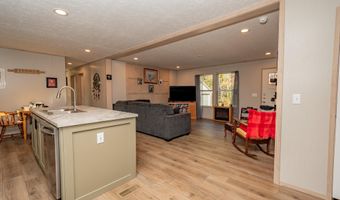 3 Back Rd, Abbot, ME 04406