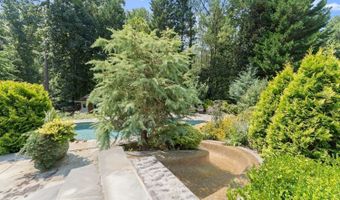 16066 Inverness Trl, Alpharetta, GA 30004