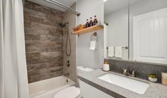 6951 Quiet Cove Dr, Carlsbad, CA 92011