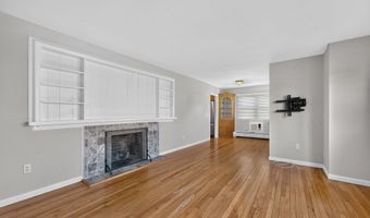 10 Seeley St, Danbury, CT 06810
