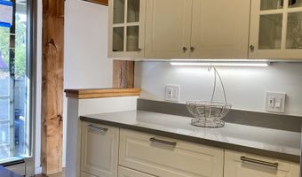 125 Redrock Dr 201, Burlington, VT 05401