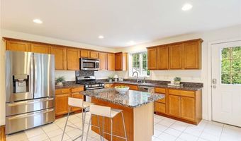 273 Maple Ave, Barrington, RI 02806