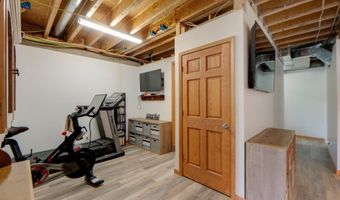 706 Taylor Ln, Albion, IN 46701