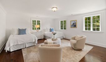 18 Tokeneke Trl, Darien, CT 06820