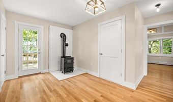 33 Brookline St, Abington, MA 02351