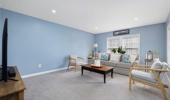 14 Hulls Ct, Jamestown, RI 02835