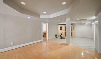 2086 Autumn Hill Dr, Ann Arbor, MI 48103