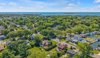 21 Hamilton St, Amityville, NY 11701