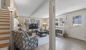 45 Sherwood Dr, Augusta, ME 04330
