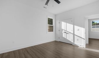 210 N Morgan Ave, Andrews, SC 29510