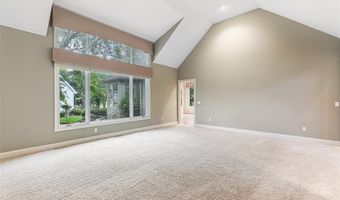 210 Chisholm Ct, Aurora, OH 44202